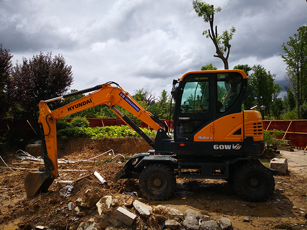 輪式挖掘機出租電話